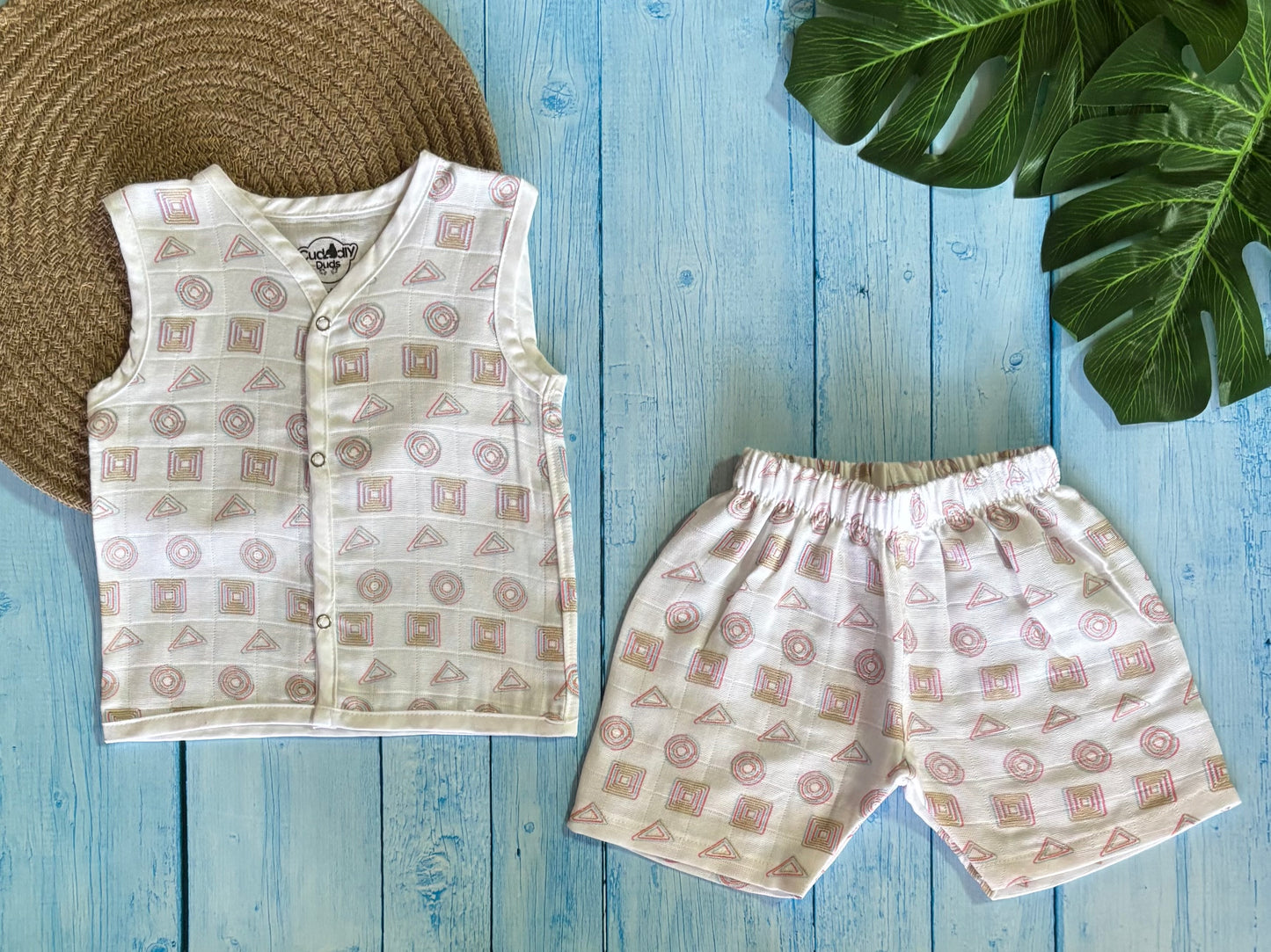 Organic muslin jabla and shorts set for newborns and toddlers