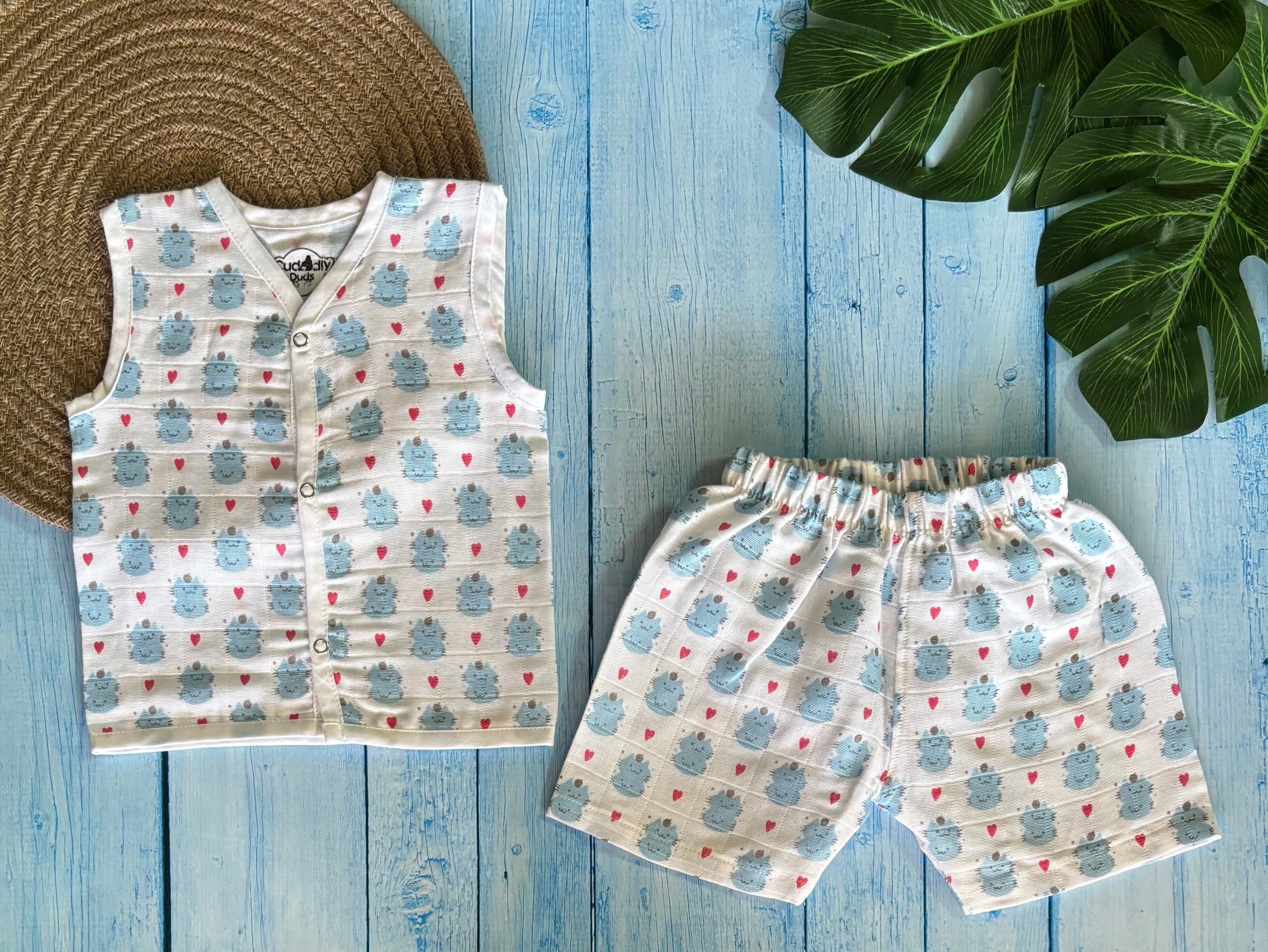 Organic muslin jabla and shorts set for newborns and toddlers